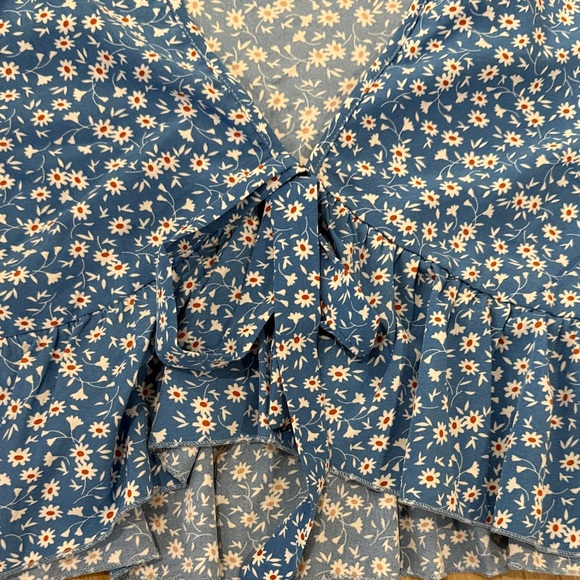NWOT Blue Floral Crop Top - Picture 2 of 3